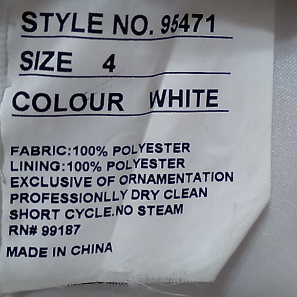 Wedding dress - Picture 10 of 11